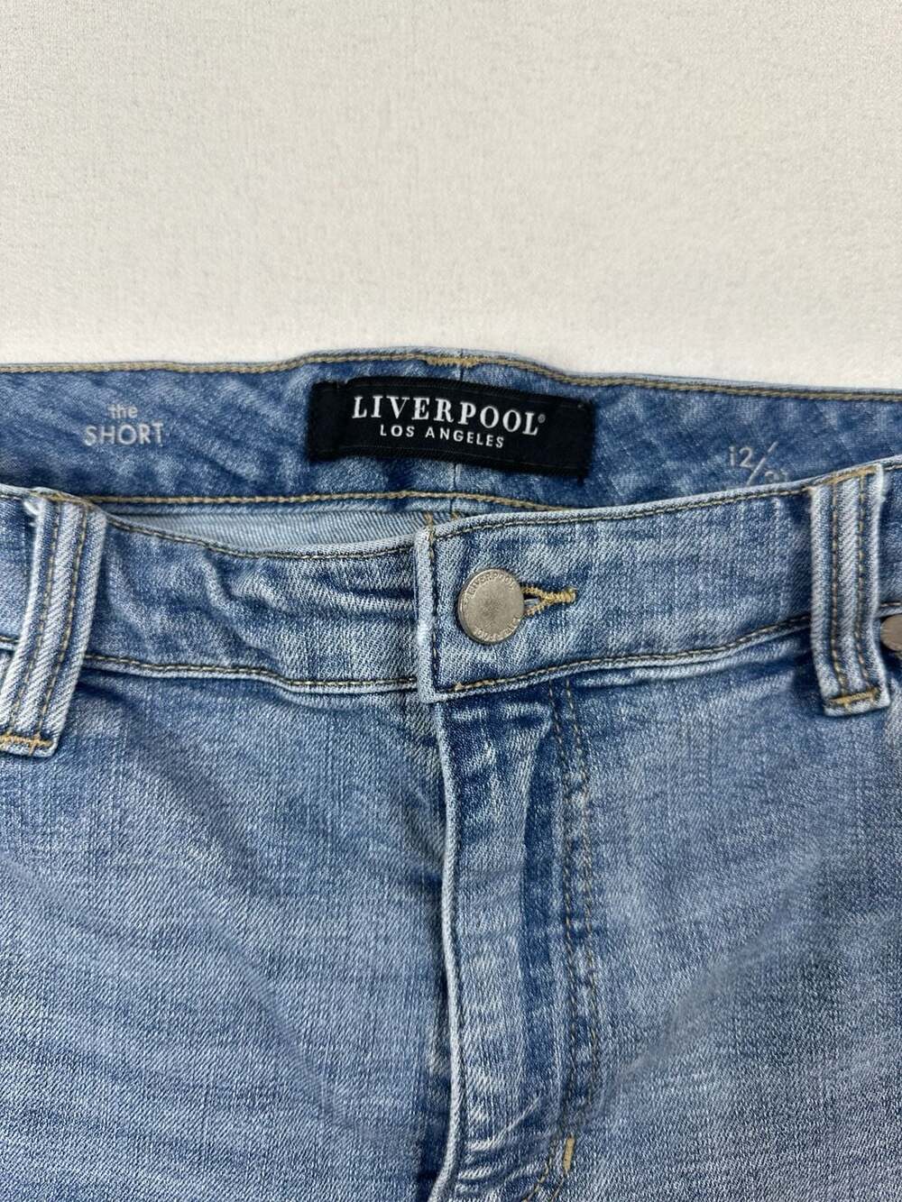 Liverpool Los Angeles The Short Raw Hem Frayed Denim Jean Shorts Women’s 12 /31 - Picture 3 of 10
